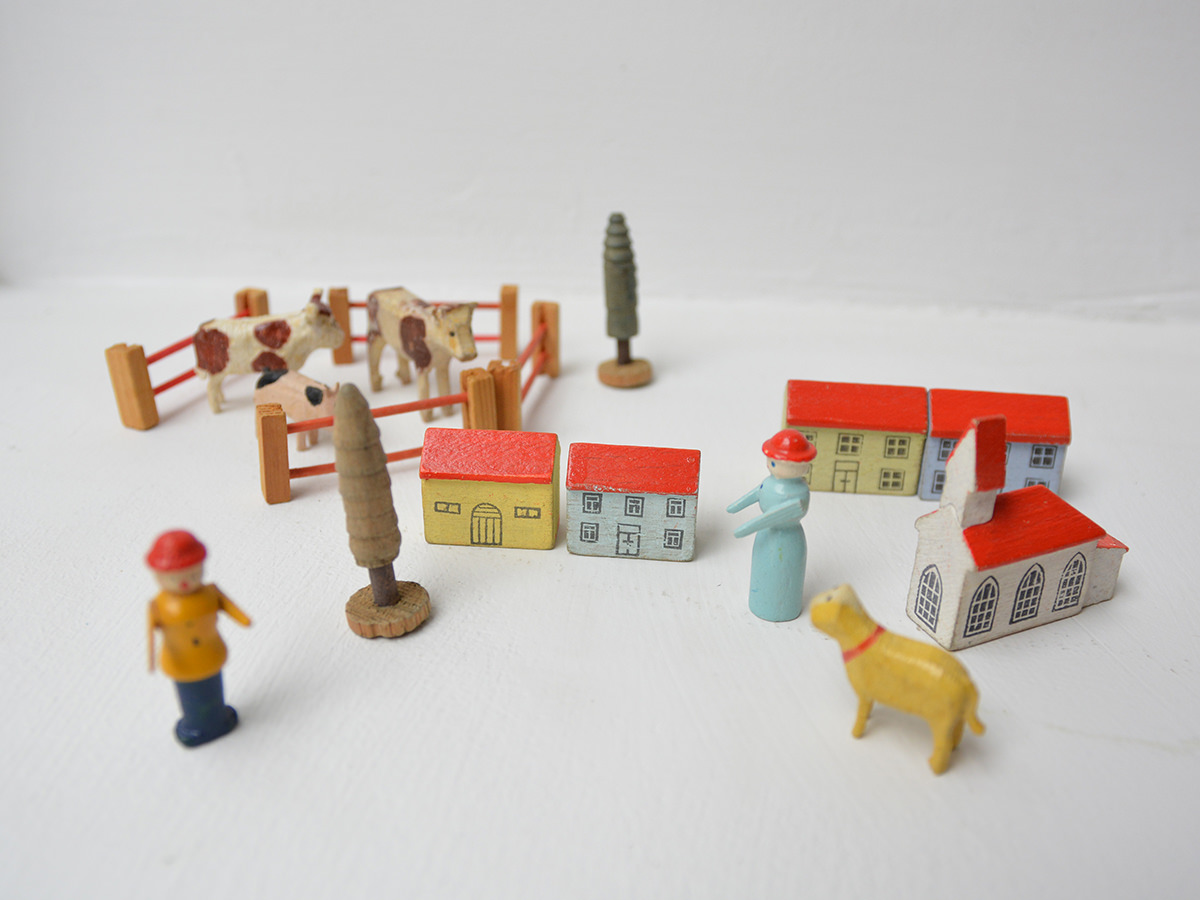 Vintage Wooden Small Village Toy Set MAKIE