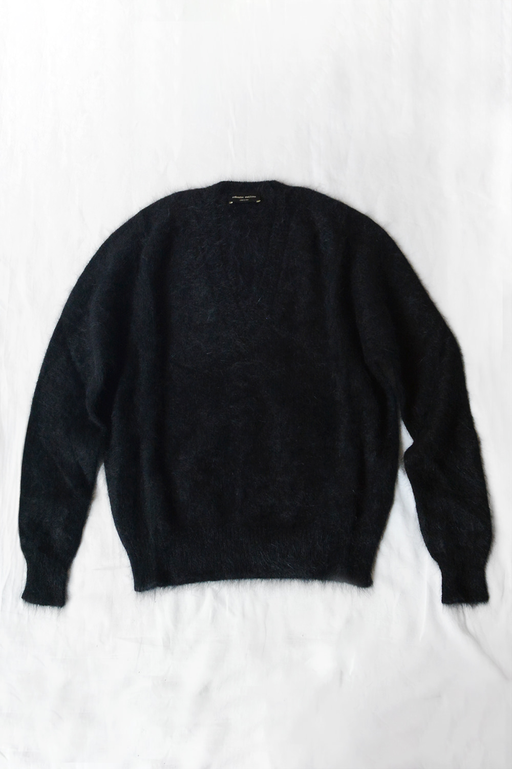 Angora comfy v-neck sweater nero top picture