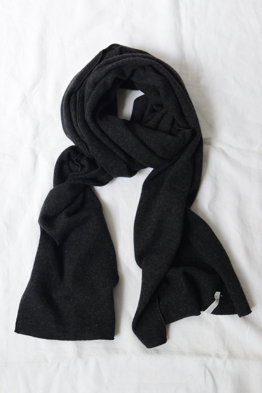 album di famiglia sciarpone cashmere scarf slate top picture